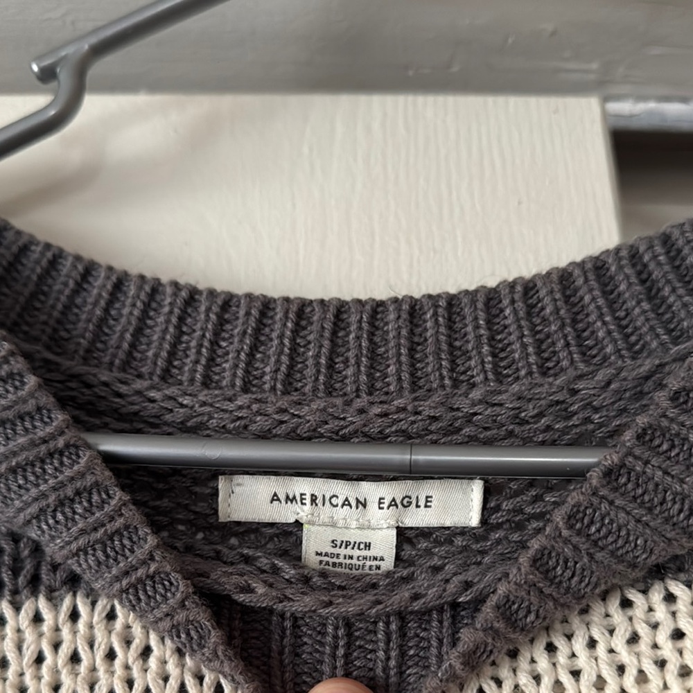 American Eagle Gray and Cream Sweater - Picture 3 of 6